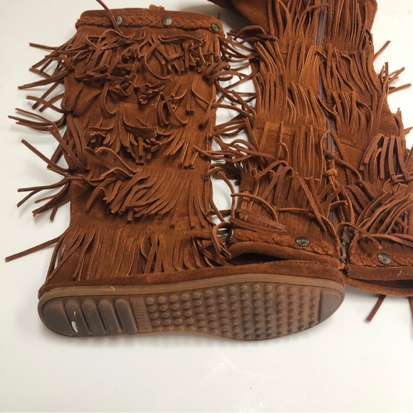 Minnetonka moccasin 5 layer fringe boots Sz 7 - Picture 4 of 7